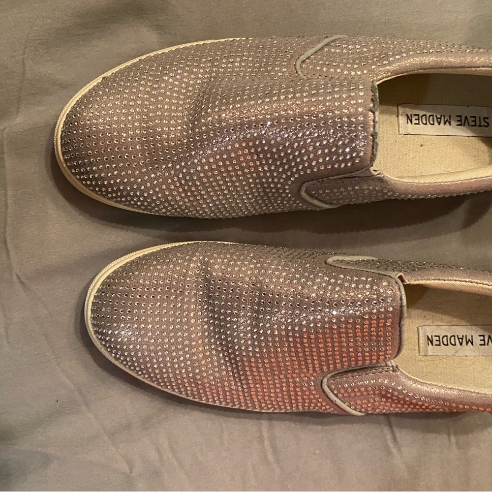 Ladies Steve Madden sparkle slip on shoe